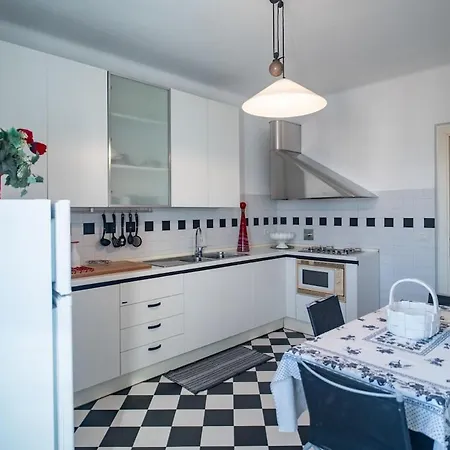 Apartment Carlo's Cl02 - La In Centro Da Giacomo